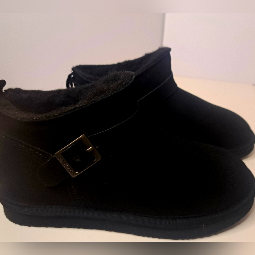 Womens Bear Paw Pawz booties size 8